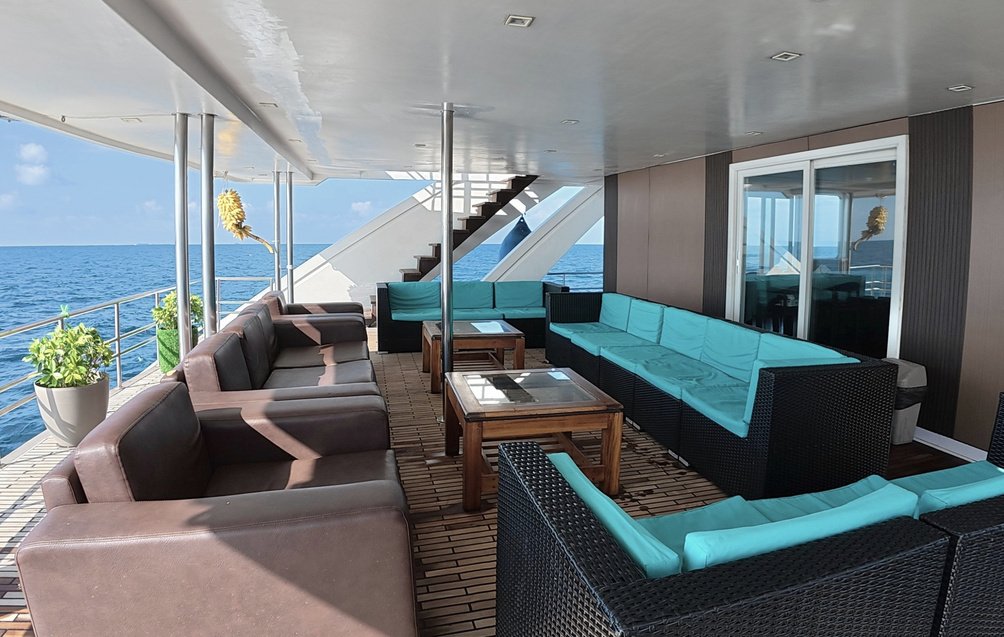 Dream Maldives interior lounge